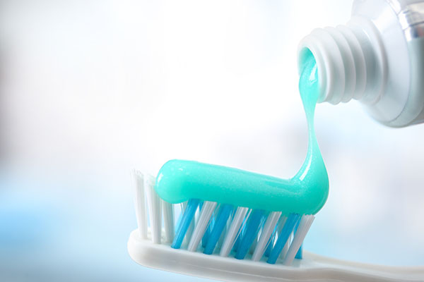 Are There Toothpastes And Rinses To Treat Bleeding Gums?